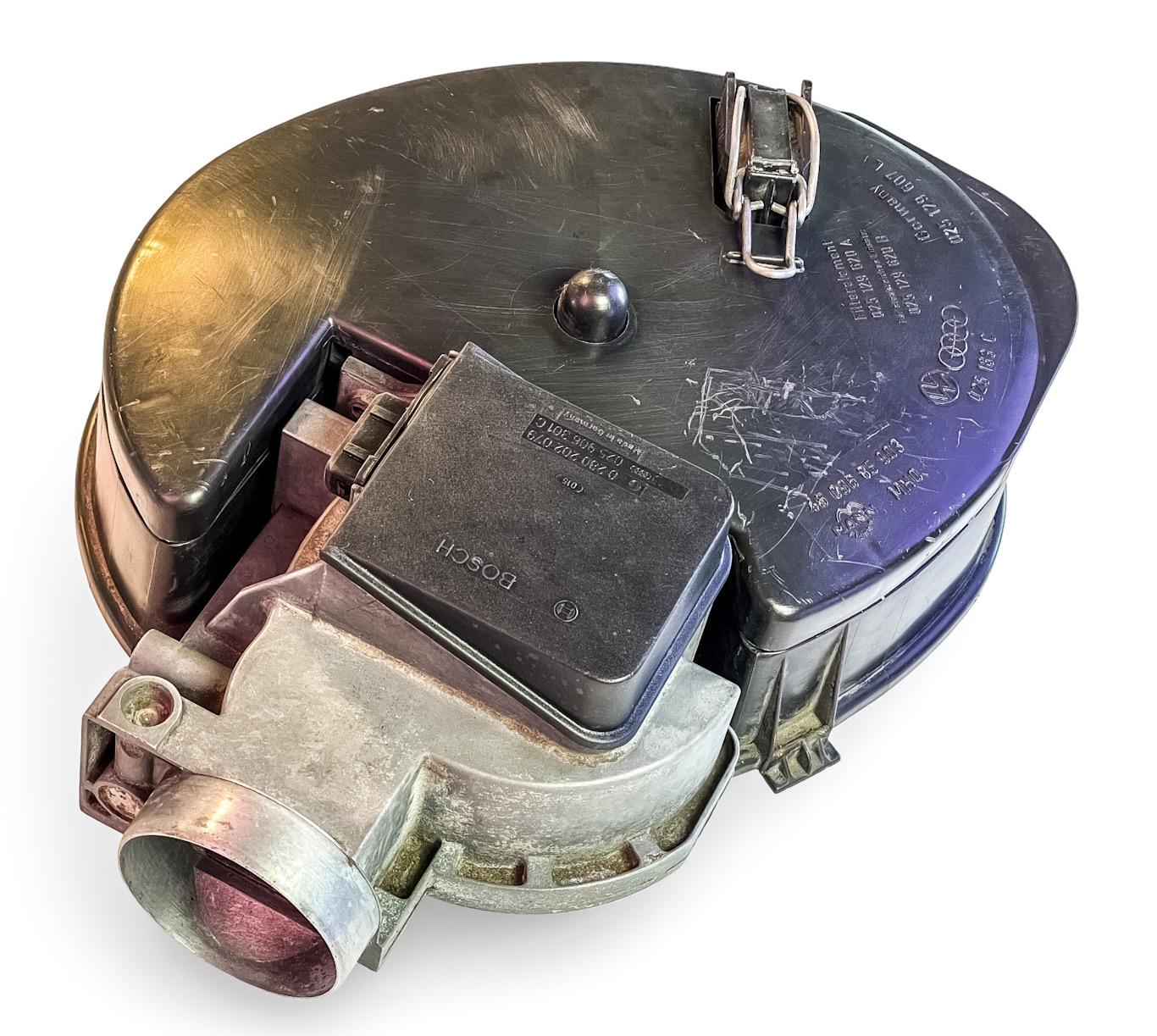 PRE OWNED WORKING GENUINE OEM GERMAN MANN VW VOLKSWAGEN AIR FILTER UPPER HOUSING WITH OEM BOSCH MASS AIR FLOW METER SENSOR - 1986-91 VW TYPE 25 WATER COOLED 2.1 L VANAGON (WESTFALIA CARAT CAMPMOBILE GL SYNCRO) PETROL 025906301C