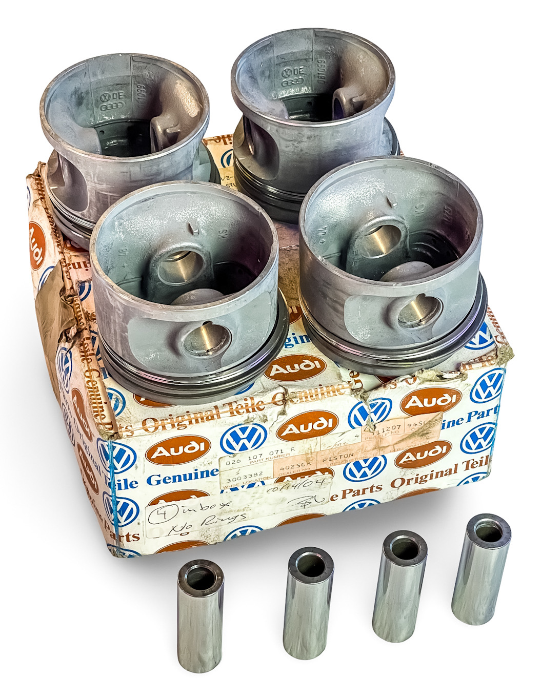 NOS GENUINE GERMAN OEM AUDI VW 81.26mm PISTONS FOR 1800cc ENGINES - 1974-2002 AUDI 80 90 100 COUPE / SEAT CORDOBA IBIZA II TOLEDO I / VOLKSWAGEN CADDY GOLF CABRIO VAN VARIANT JETTA PASSAT POLO SANTANA SCIROCCO VENTO 026107071R