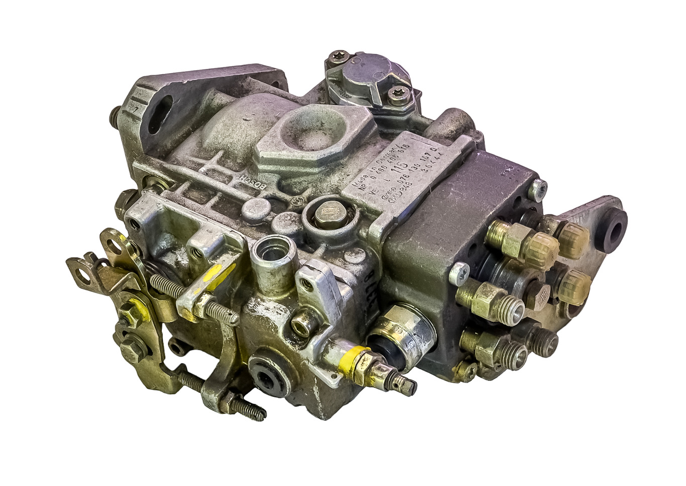 PRE OWNED OE GERMAN STOCK VW VOLKSWAGEN AUDI BOSCH DIESEL FUEL INJECTION PUMP - 6 CYLINDER LT / VOLVO 2.4D - 0460406015 / 076 130 107D