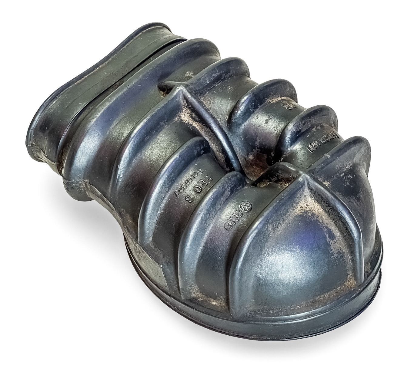 PRE OWNED GENUINE OEM VW VOLKSWAGEN CIS AIR INTAKE BOOT ELBOW  |  1975-84 JETTA RABBIT CABRIOLET SCIROCCO MK1  -  067133357CR