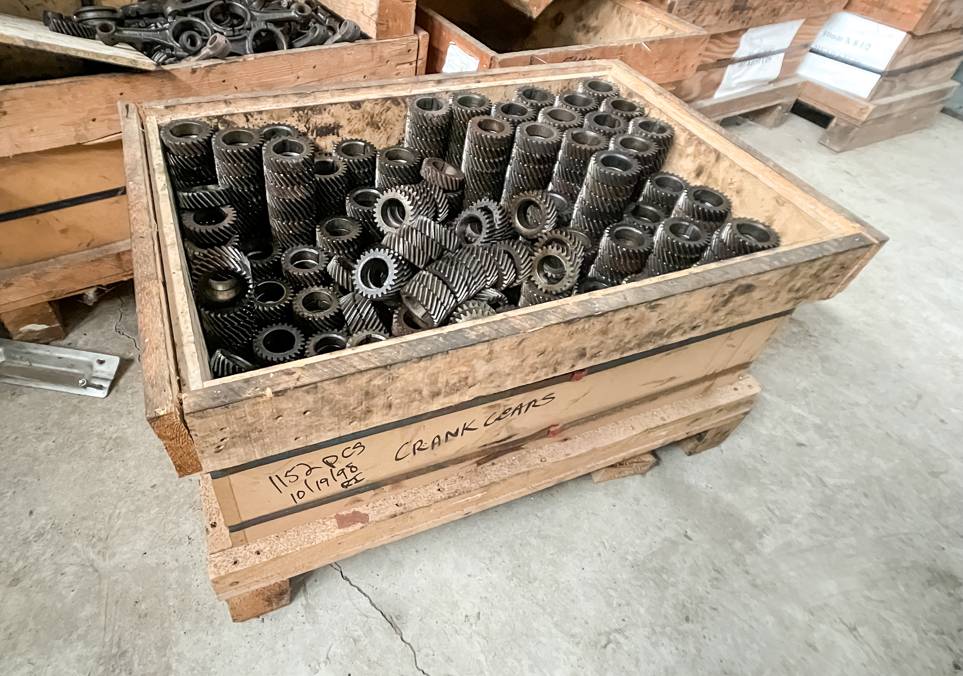 CRATE OF 2000 - VW BUG TYPE 1 ENGINE CRANK CRANKSHAFT TIMING GEARS - ALL 1200cc-1600cc -  113 105 209 - OE GERMAN GOOD USED