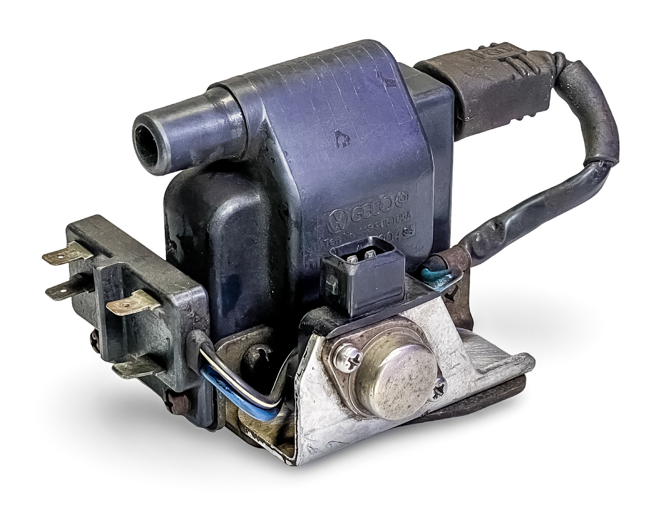 443905105A - PRE OWNED TESTED GOOD OEM GERMAN AUDI VW V8 IGNITION COIL FITS 1982-91 AUDI 50 / 100 / 200 / AVANT QUATTRO / 5000 / TURBO / QUATTRO / TURBO QUATTRO