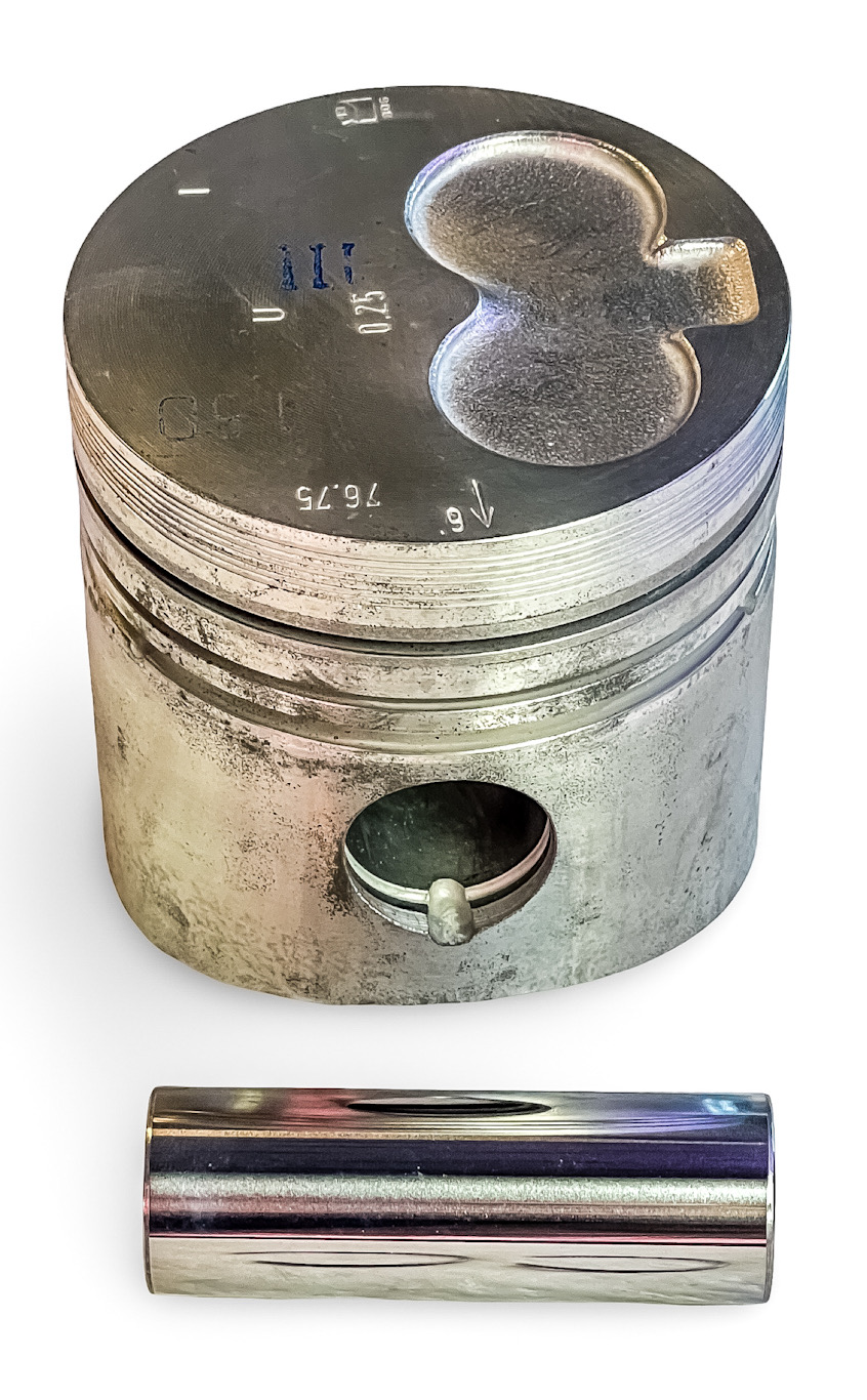 NOS MAHLE-METAL LEVE 76.75mm OVERSIZED PISTON FOR VOLKSWAGEN GOLF 1 / VW TYPE 25 TD ENGINE JX 068107071A